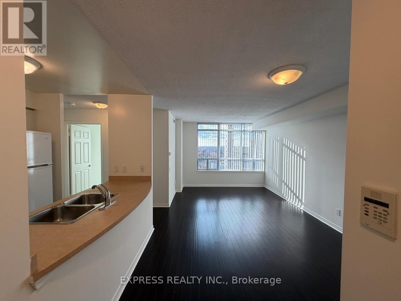 8 Hillcrest Avenue Unit 1701, Toronto (Willowdale East)