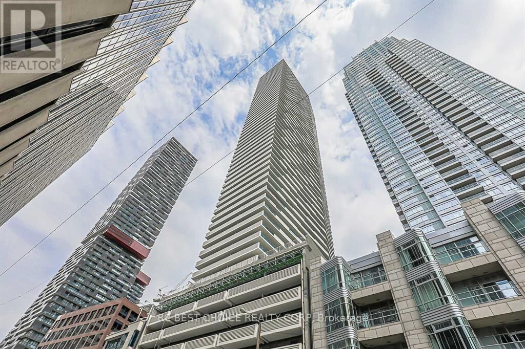 2221 Yonge Street Unit 1803, Toronto (Mount Pleasant West)