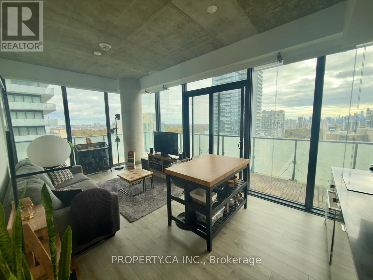 161 Roehampton Avenue Unit 2110, Toronto (Mount Pleasant West)