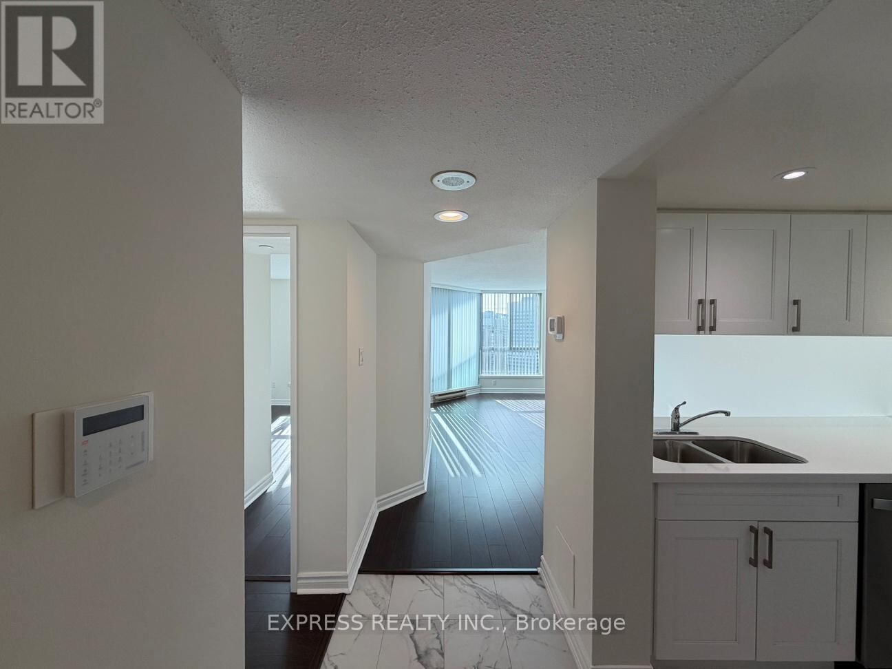 38 Elm Street Unit 2711, Toronto (Bay Street Corridor)