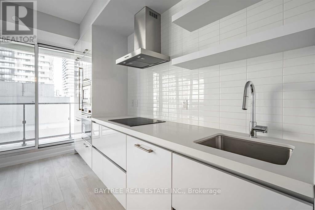 2221 Yonge Street Unit 1401, Toronto (Mount Pleasant West)