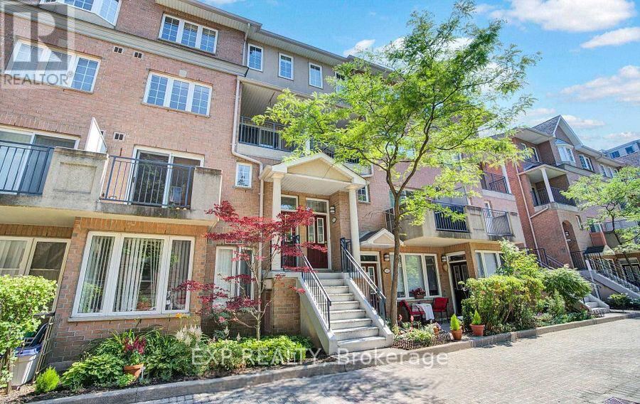 303 Grandview Way, Toronto (Willowdale East)