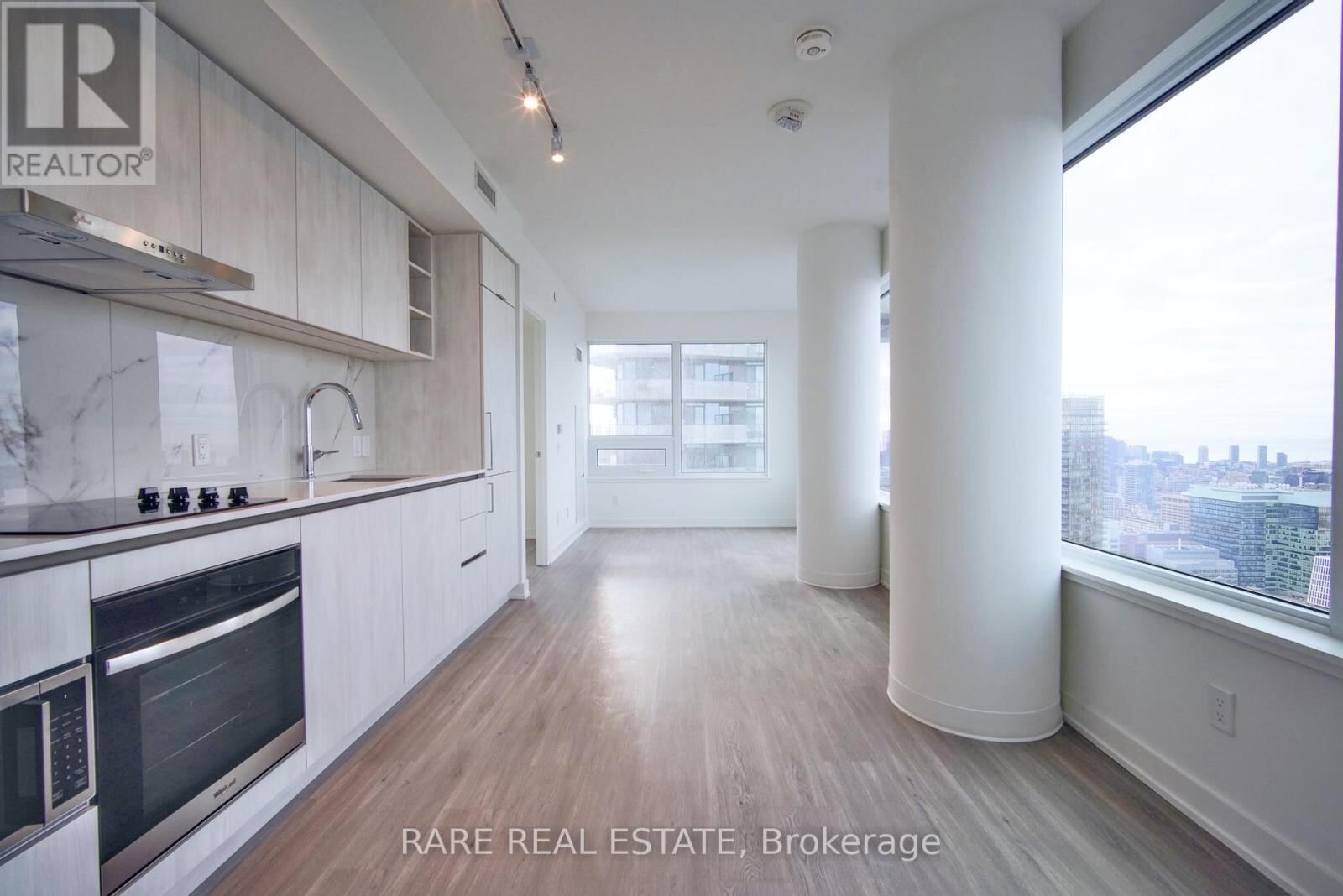 8 Wellesley Street West Unit 5511, Toronto (Bay Street Corridor)