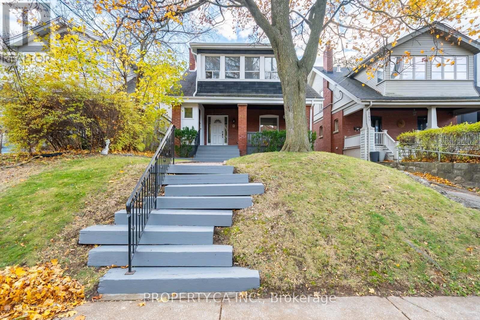 247 St Clements Avenue, Toronto (Yonge-Eglinton)