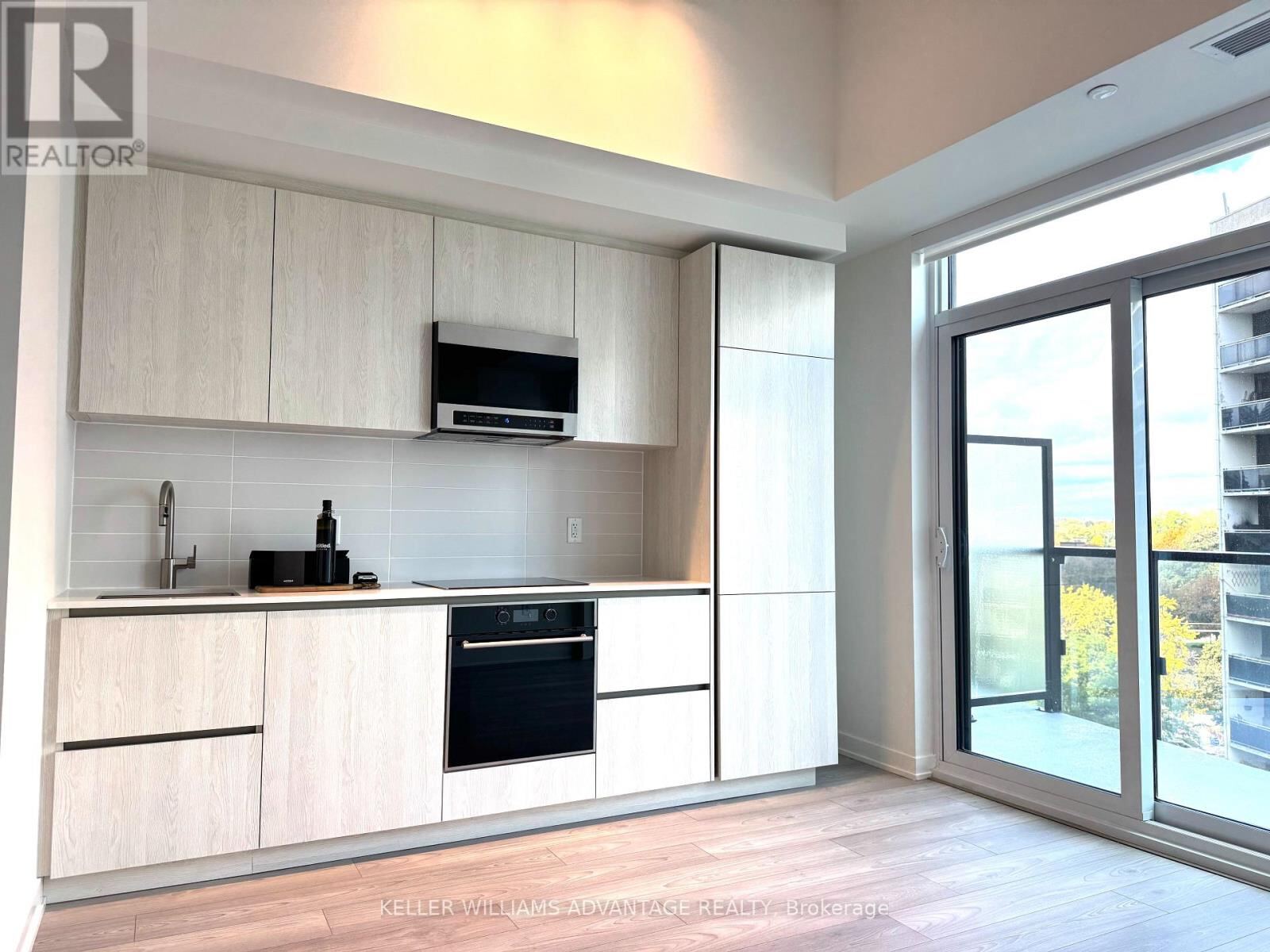 120 Broadway Avenue Unit 602N, Toronto (Mount Pleasant West)