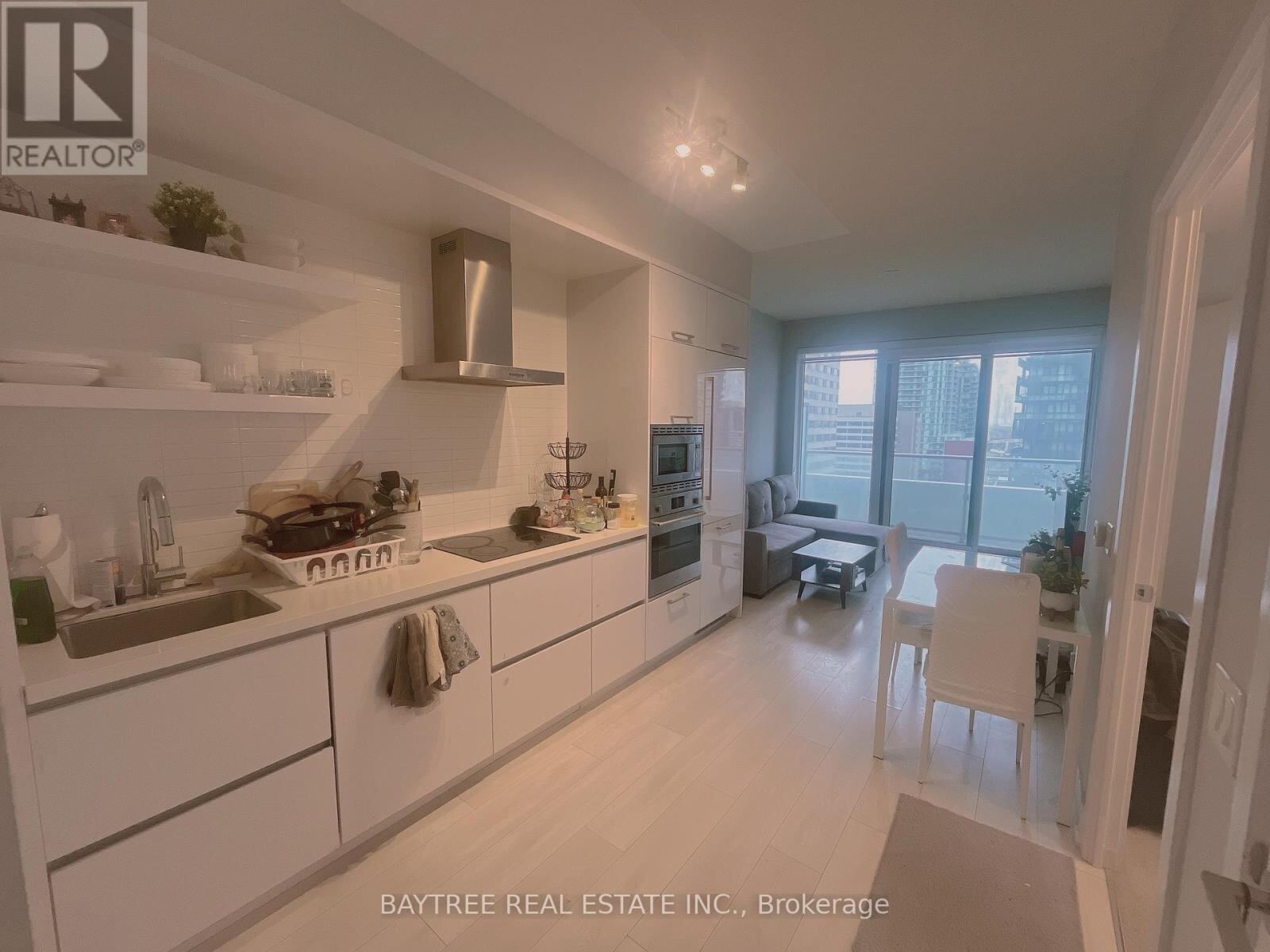 2221 Yonge Street Unit 1610, Toronto (Mount Pleasant West)