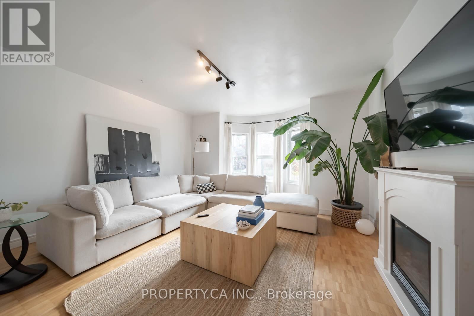 942 Queen Street West Unit 2, Toronto (Trinity-Bellwoods)