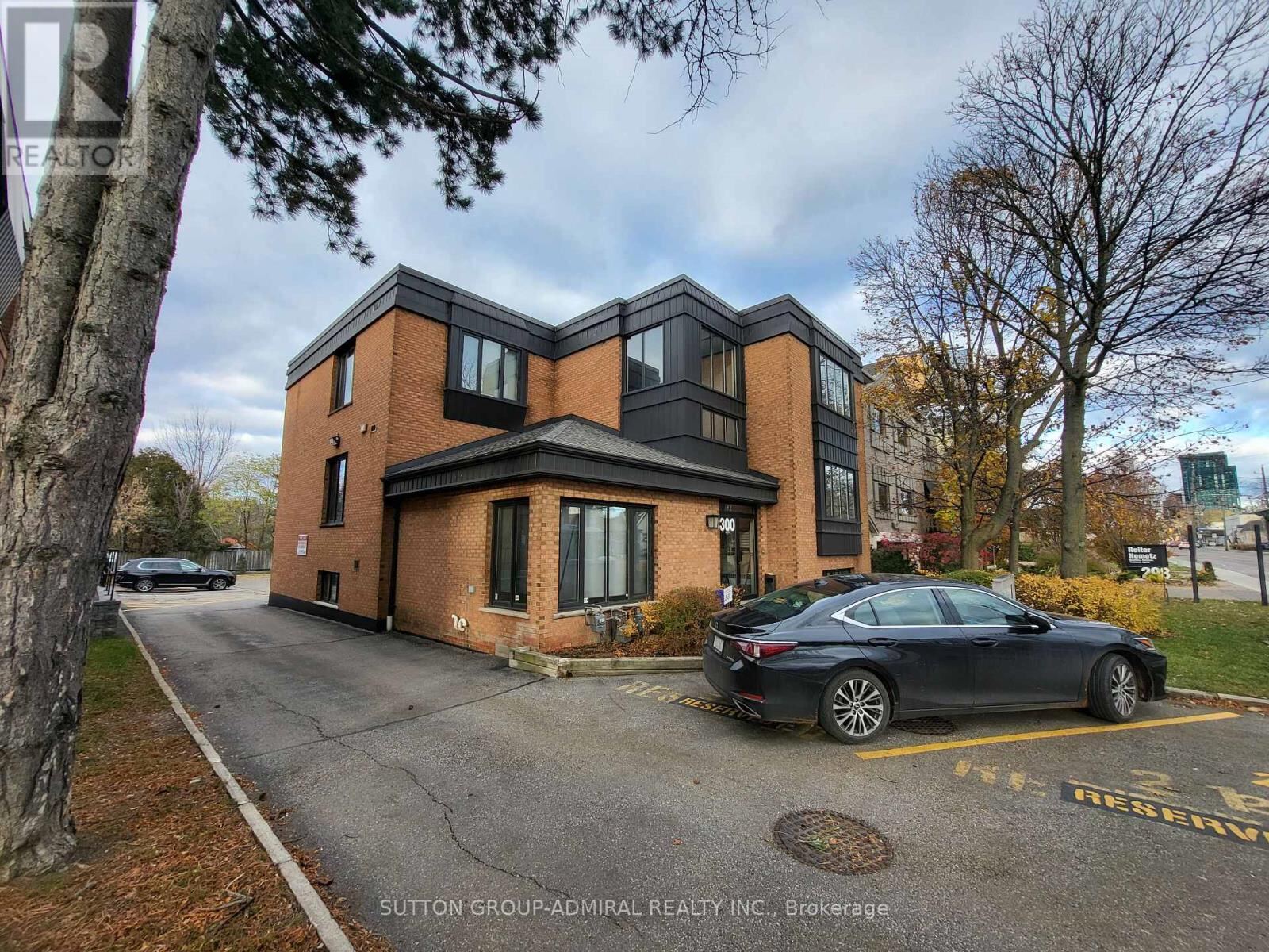 300 Sheppard Avenue West Unit 100, Toronto (Lansing-Westgate)