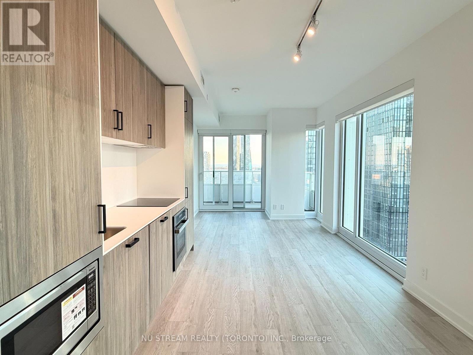 88 Queen Street East Unit 2210, Toronto (Church-Yonge Corridor)