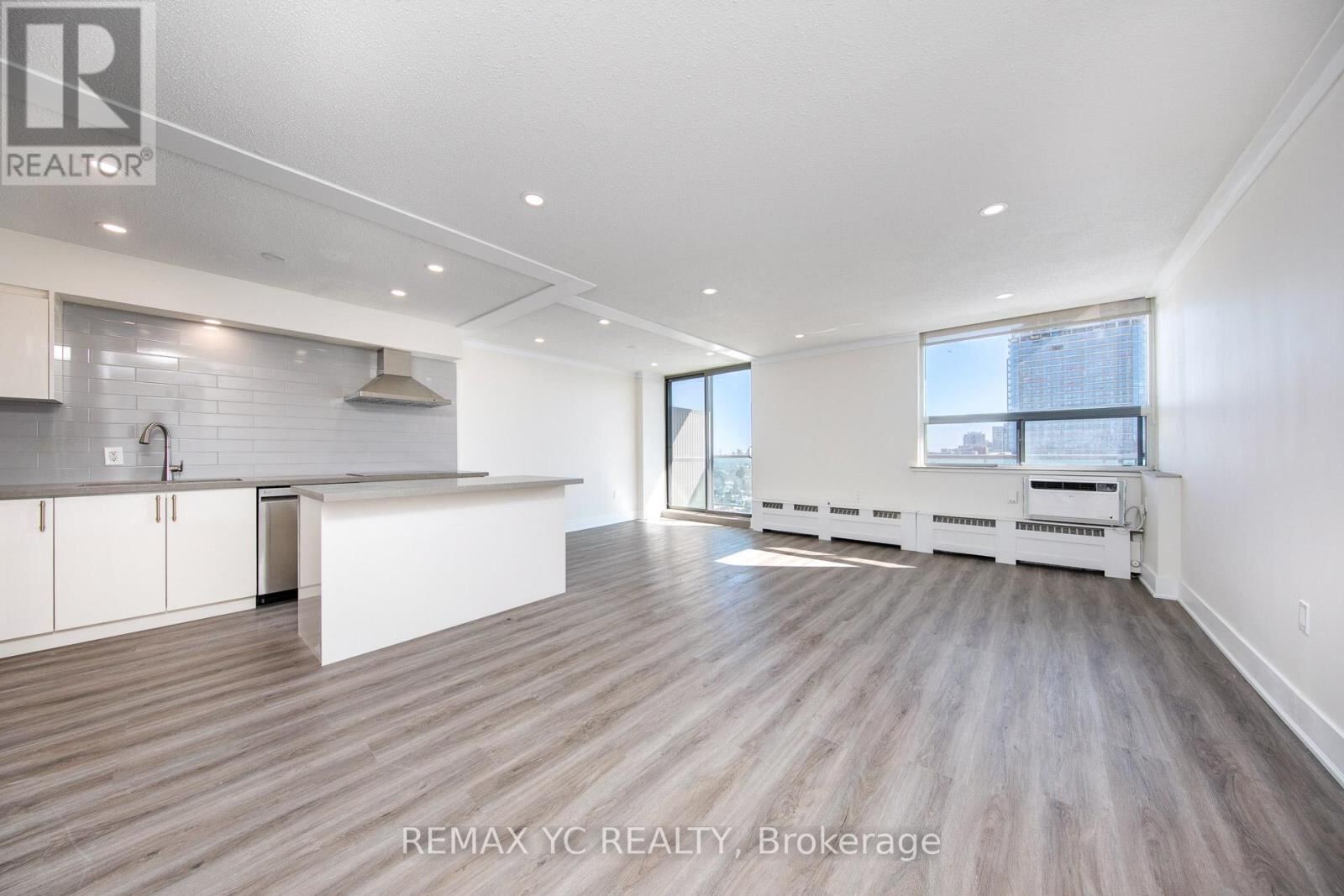 5949 Yonge Street Unit 1603, Toronto (Newtonbrook East)