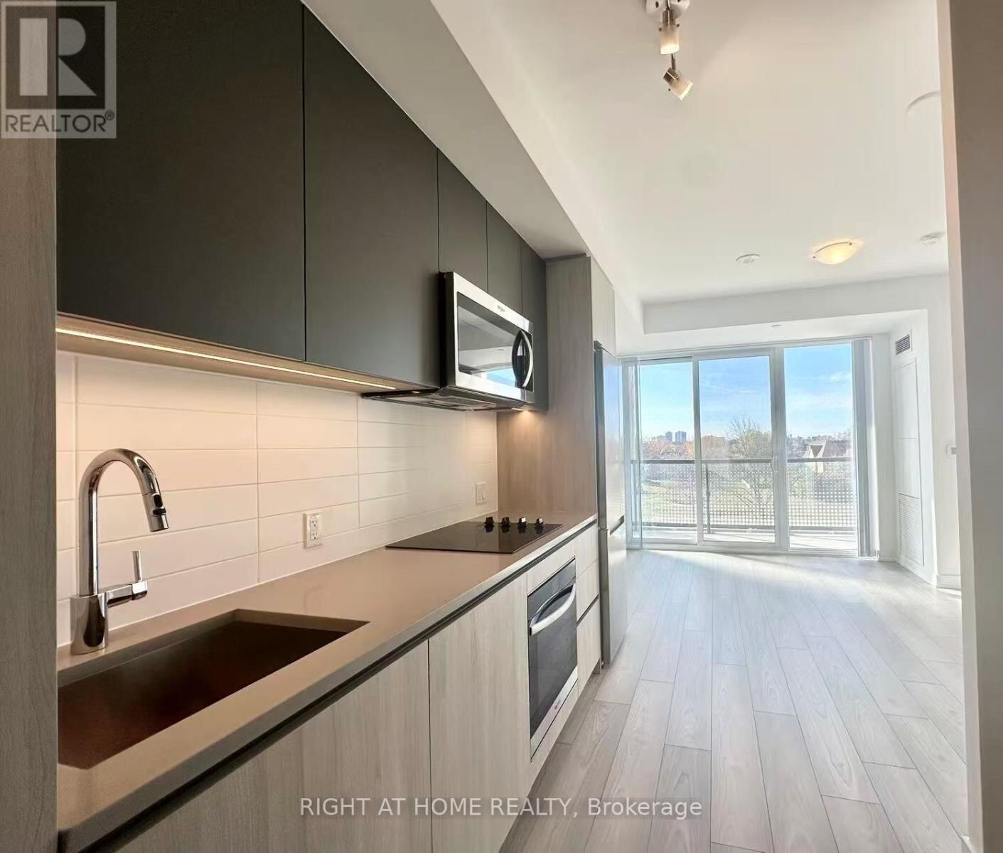 5858 Yonge Street Unit 305, Toronto (Newtonbrook West)