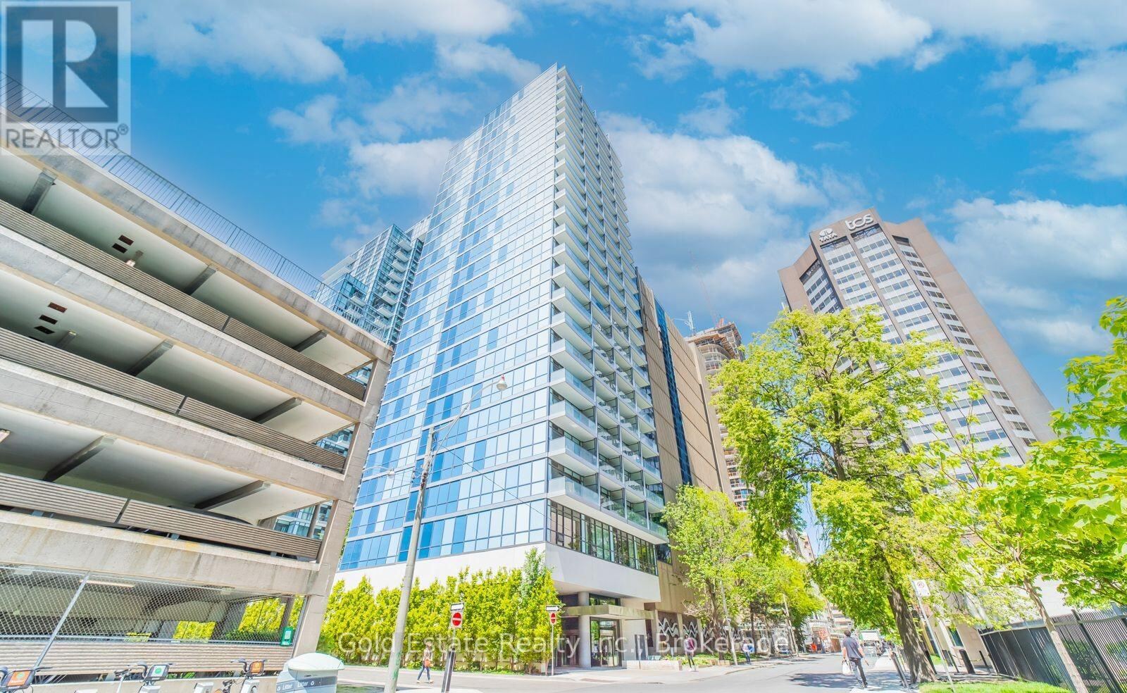 210 Simcoe Street Unit 810, Toronto (Kensington-Chinatown)
