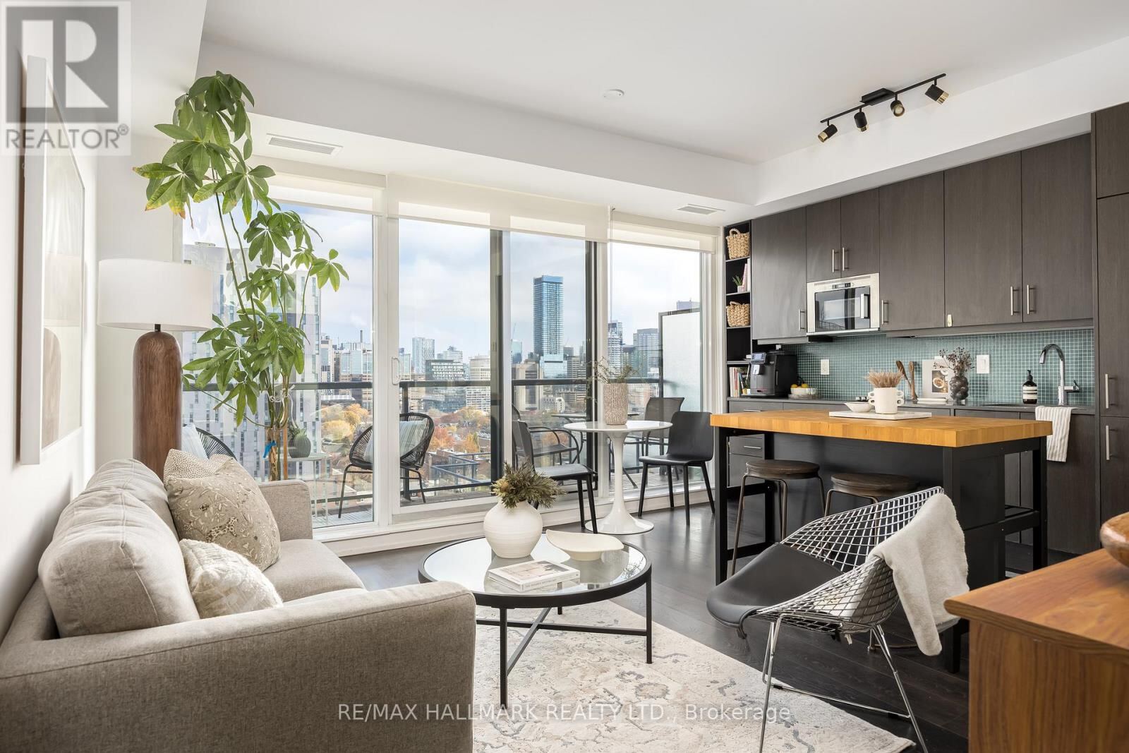 297 College Street Unit 1702, Toronto (Kensington-Chinatown)