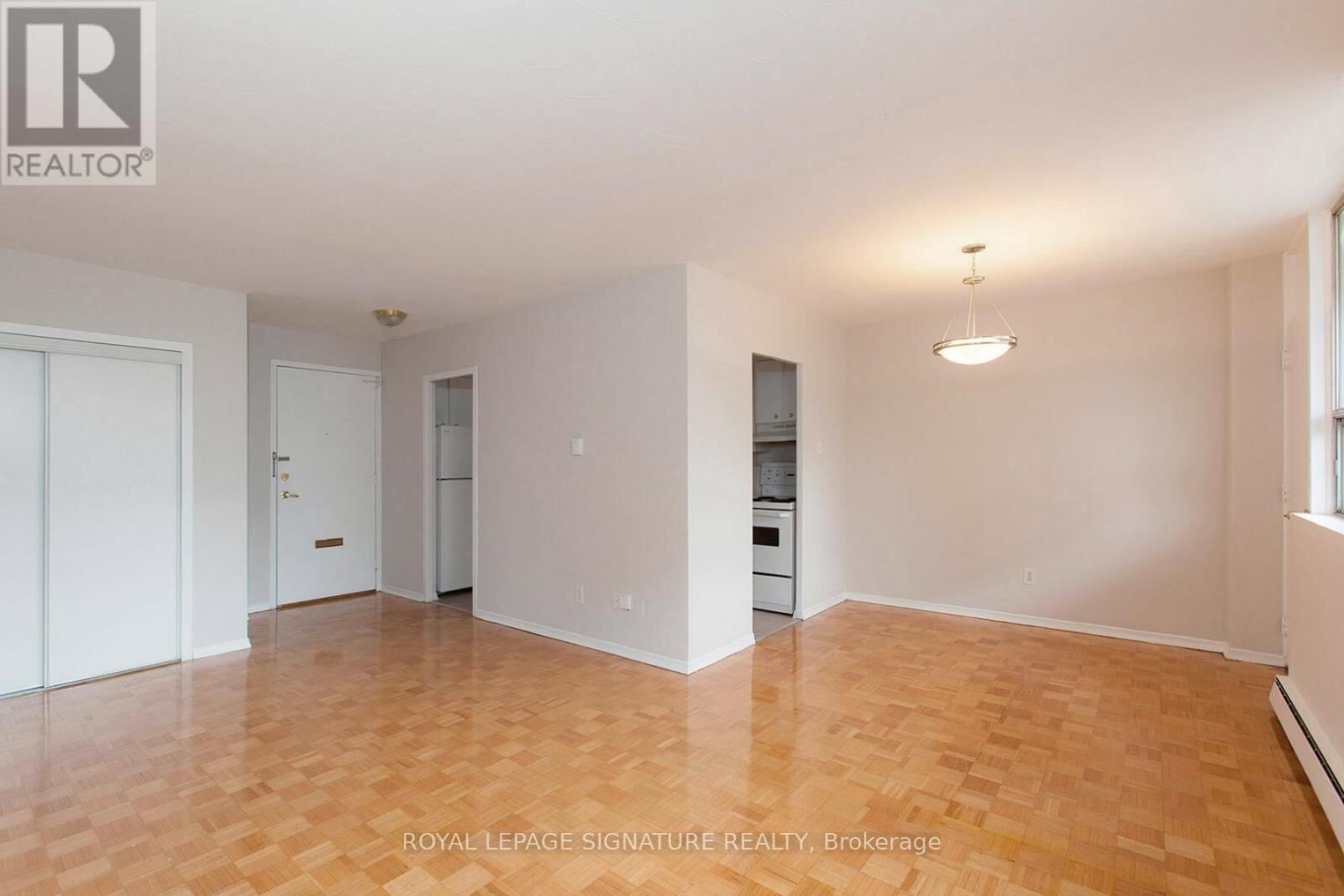 525 Eglinton Avenue East Unit 203, Toronto (Mount Pleasant East)