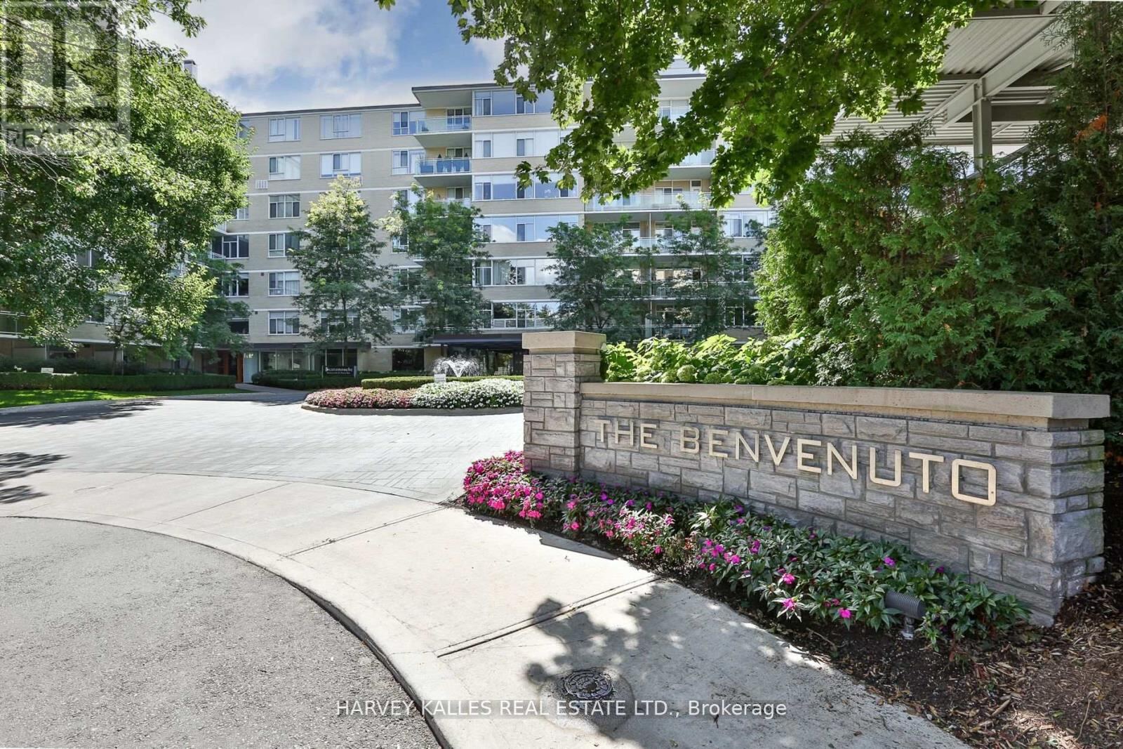 1 Benvenuto Place Unit 306, Toronto (Casa Loma)