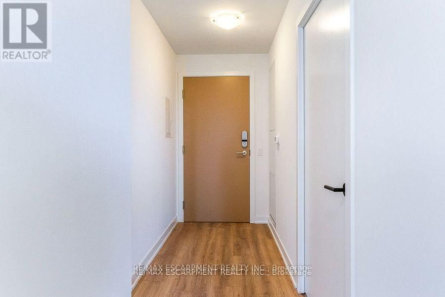 1 Quarrington Lane Unit 715, Toronto (Banbury-Don Mills)