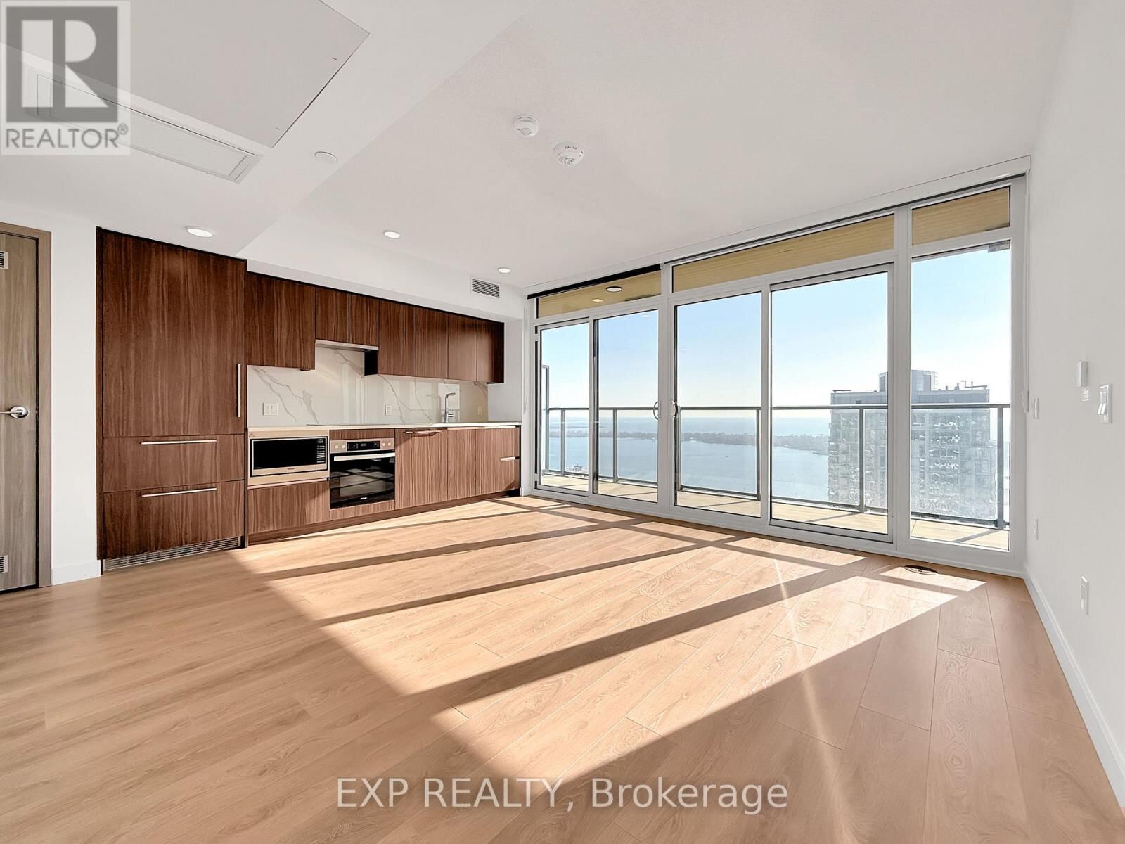 3 Concord Cityplace Way Unit 5211, Toronto (Waterfront Communities)