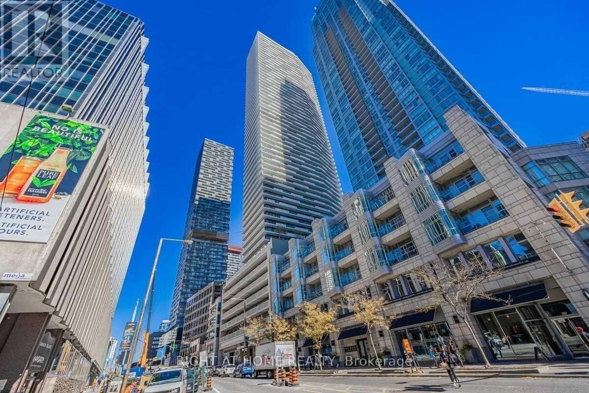 2221 Yonge Street Unit 2505, Toronto (Mount Pleasant West)