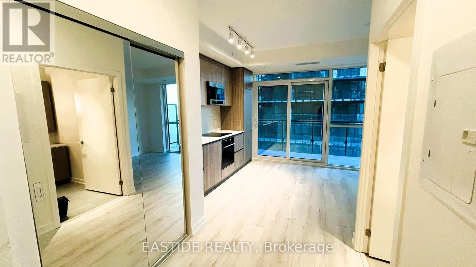 110 Broadway Avenue Unit 1708S, Toronto (Mount Pleasant West)