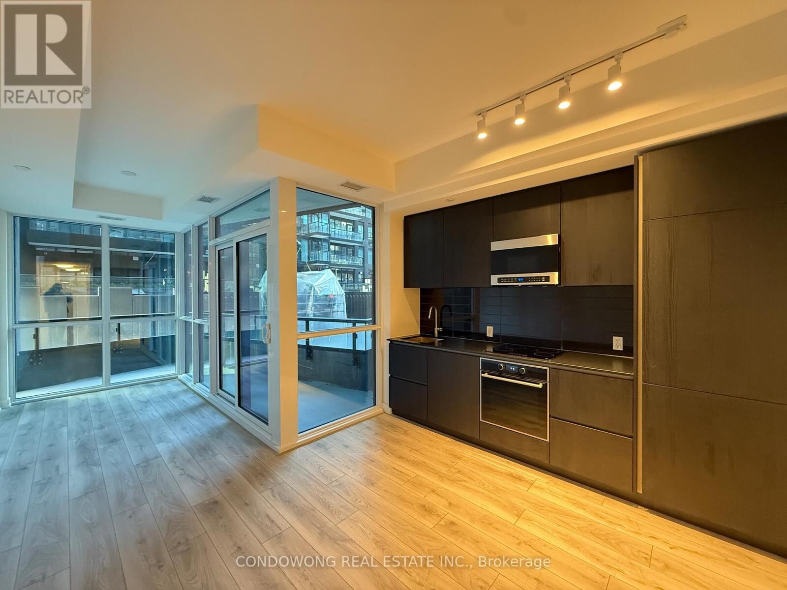 110 Broadway Avenue Unit 208, Toronto (Mount Pleasant West)