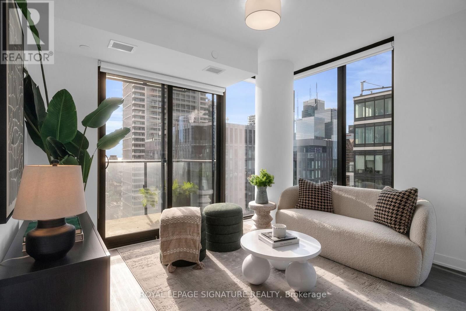 47 Mutual Street Unit 2902, Toronto (Church-Yonge Corridor)