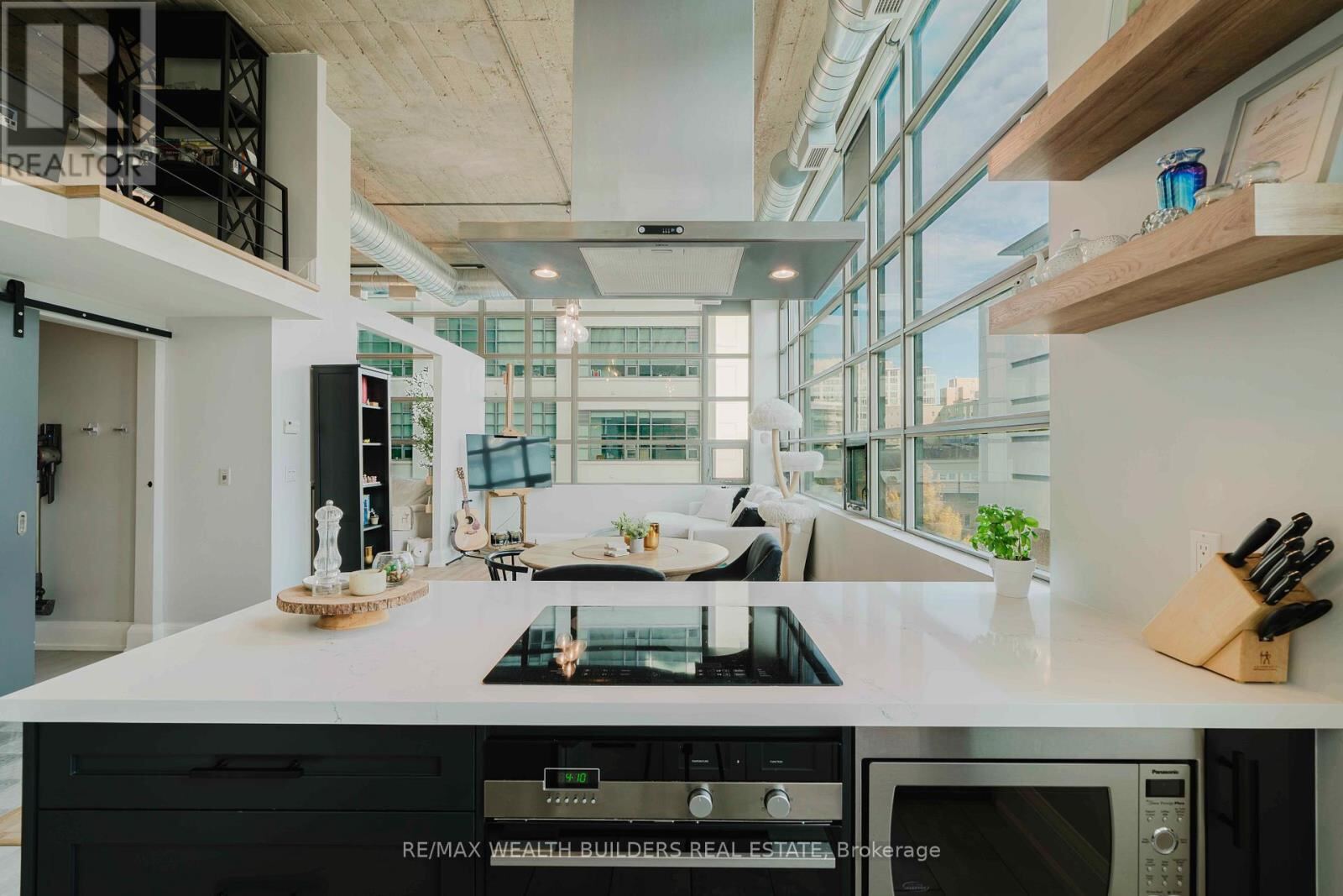 637 Lake Shore Boulevard West Unit 304, Toronto (Niagara)