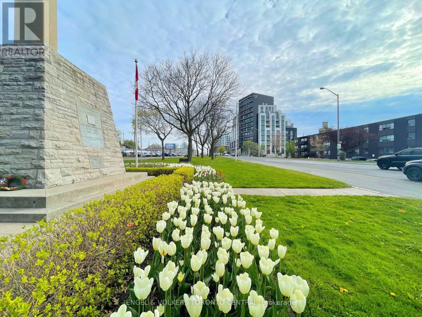 90 Glen Everest Road Unit 702, Toronto (Birchcliffe-Cliffside)