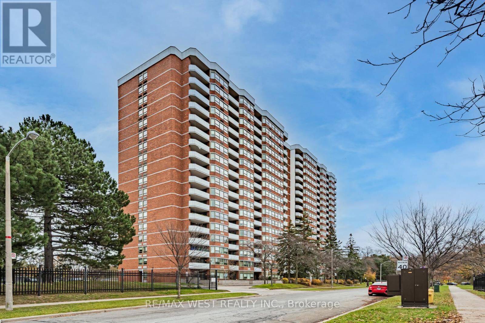 121 Ling Road Unit 1209, Toronto (West Hill)