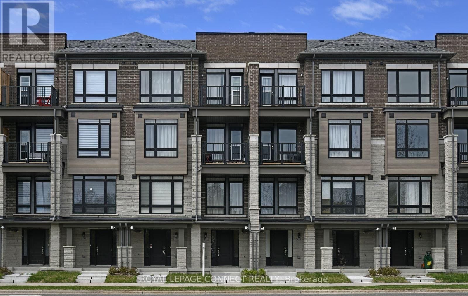 492 Salem Road South, Ajax (South East)