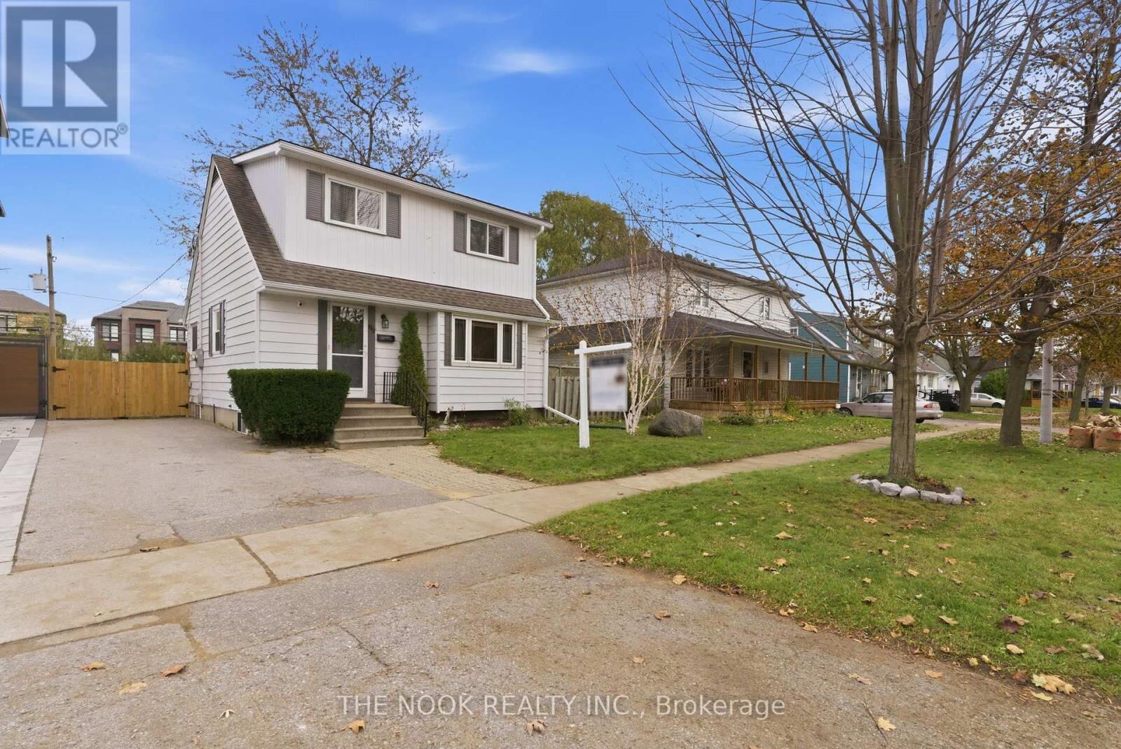 135 Admiral Road, Ajax (South East)
