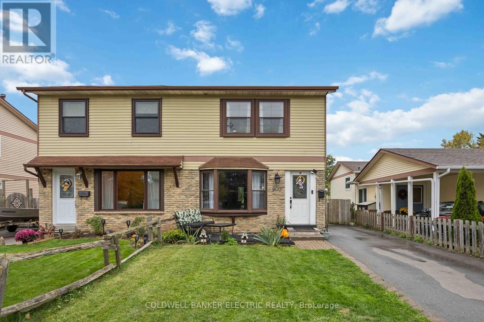 900 Southridge Street, Oshawa (Donevan)