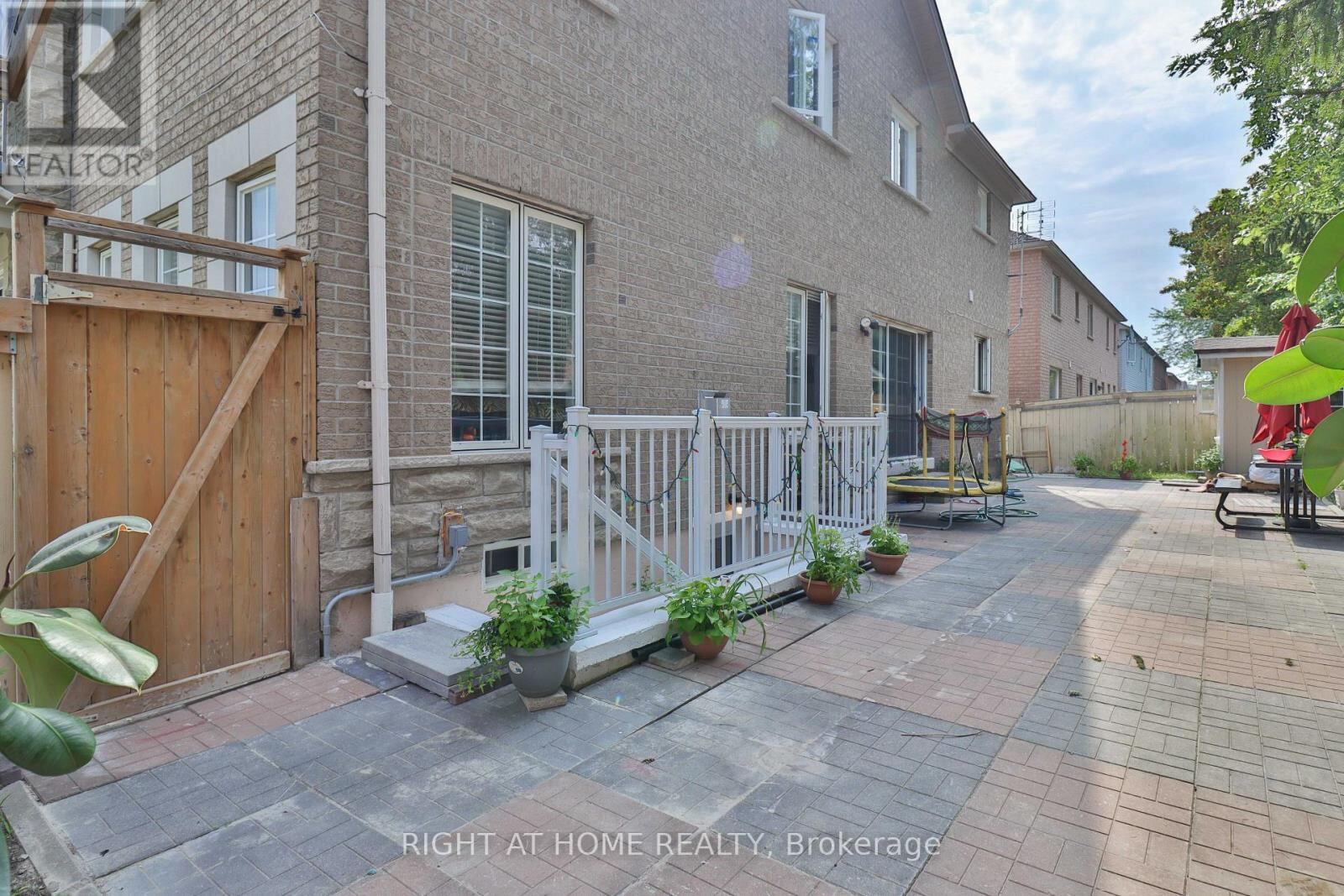 34 Seggar Avenue, Ajax (Northwest Ajax)