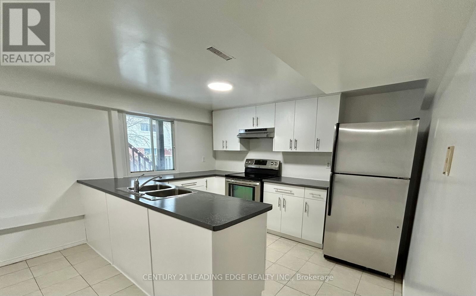 220 Hupfield Trail Unit Basement, Toronto (Morningside)