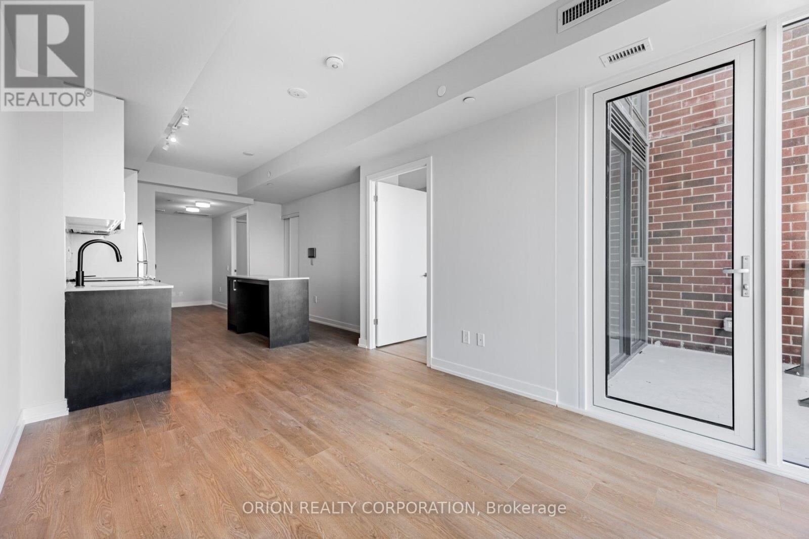 201 Brock Street South Unit 221, Whitby (Downtown Whitby)