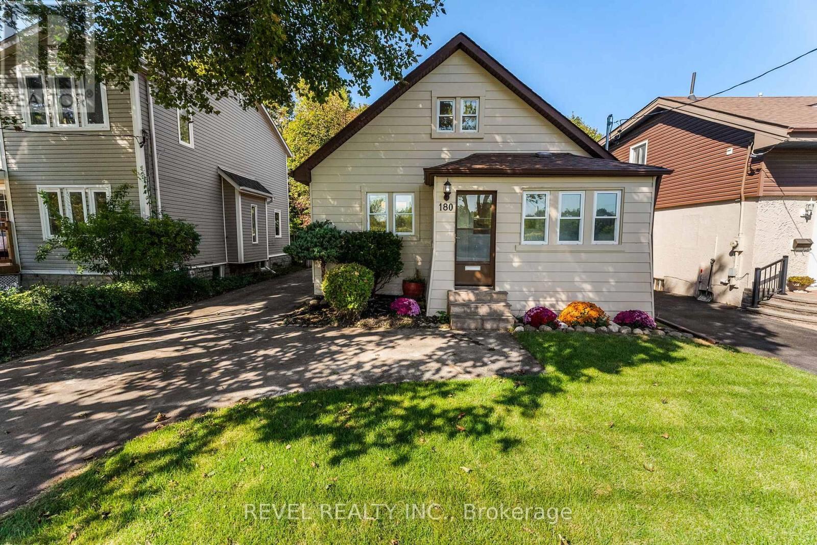 180 Hillcroft Street, Oshawa (O’Neill)