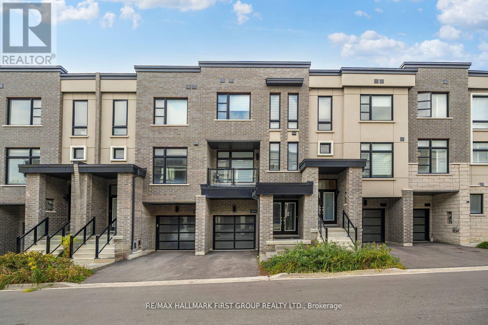 2519 Castlegate Crossing, Pickering (Duffin Heights)