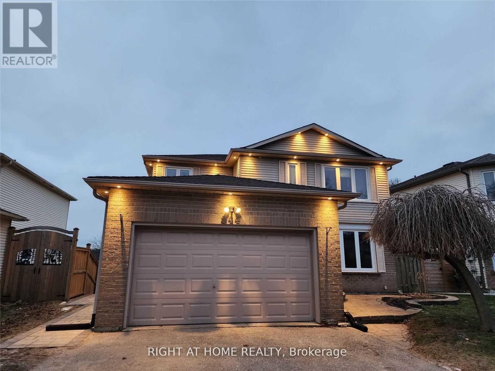 844 Crowells Street, Oshawa (Pinecrest)