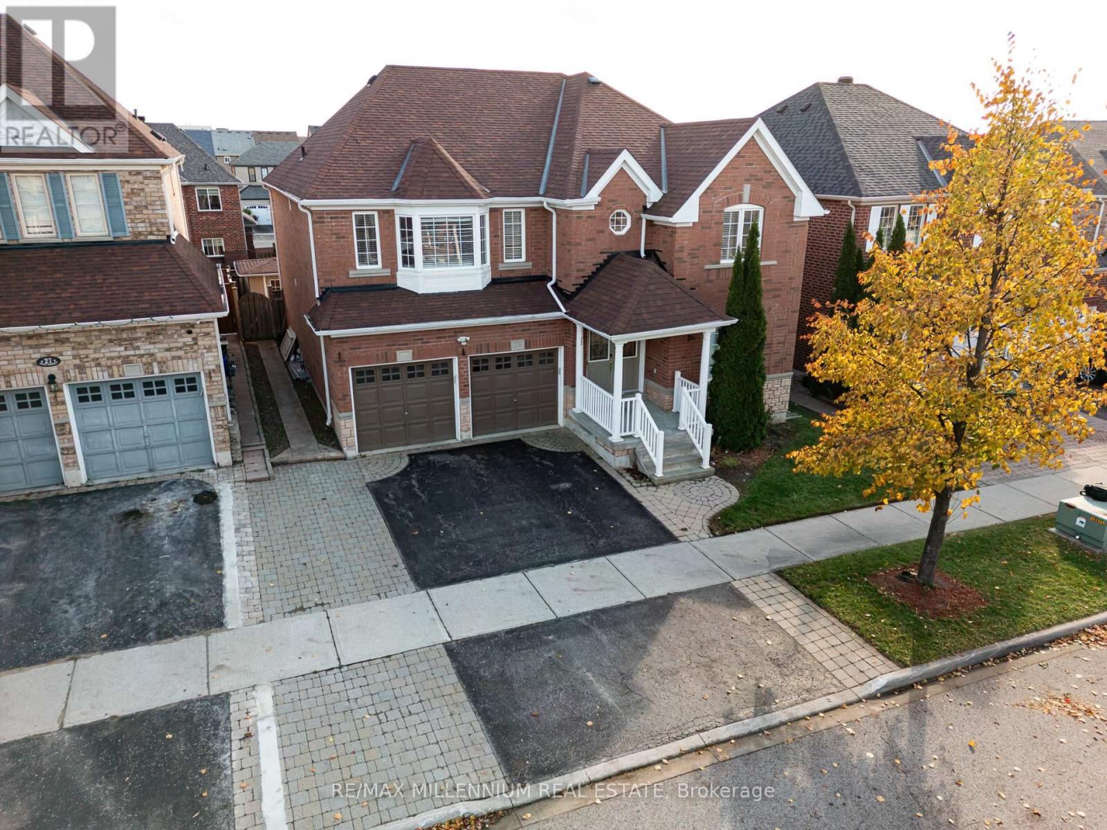 25 Bevan Crescent, Ajax (Northwest Ajax)