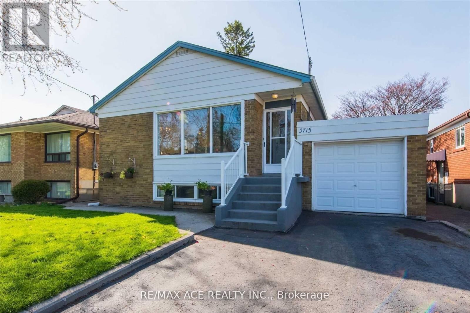 3715 St Clair Avenue East Unit Bsmt, Toronto (Cliffcrest)