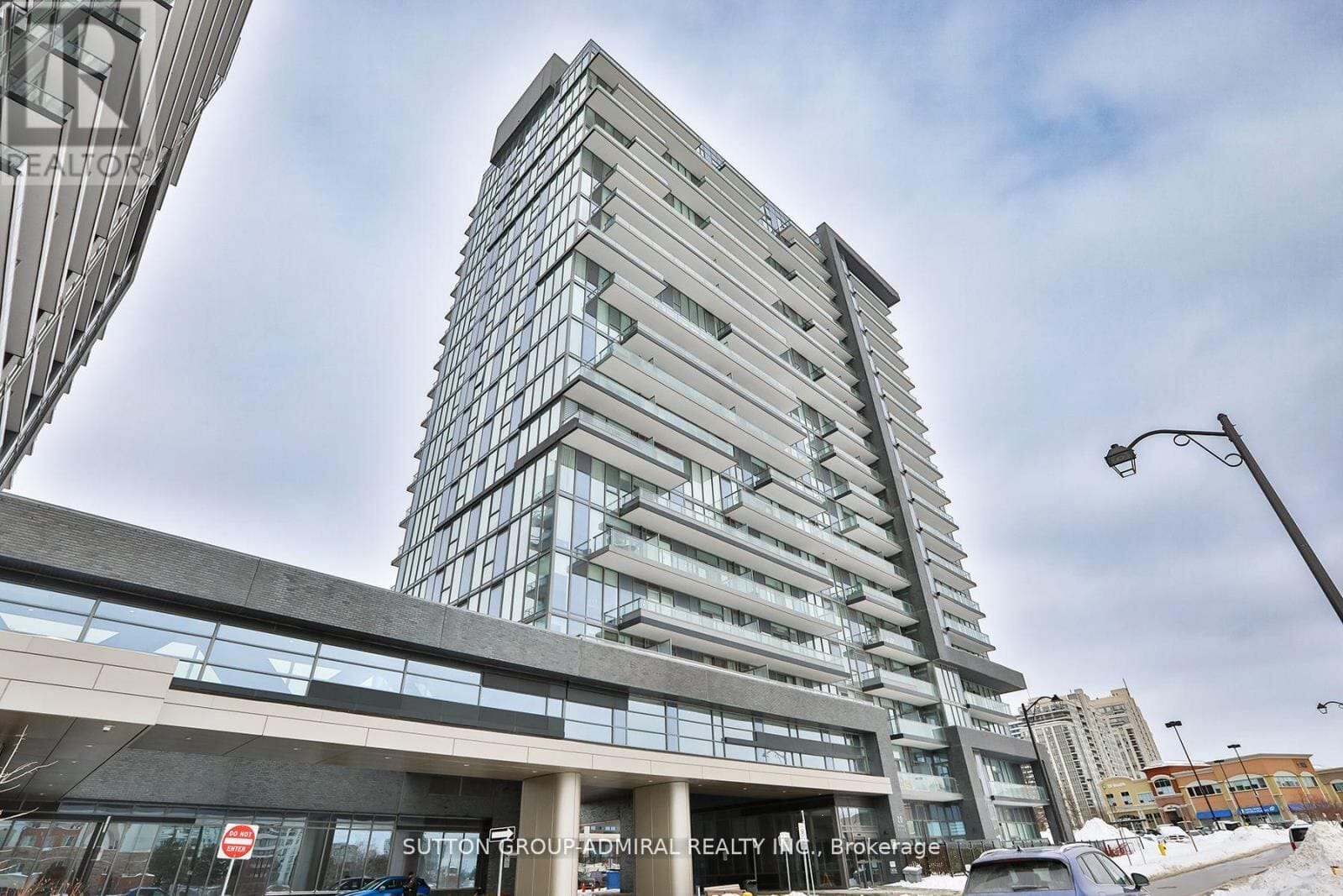 20 Gatineau Drive Unit 412E, Vaughan (Beverley Glen)