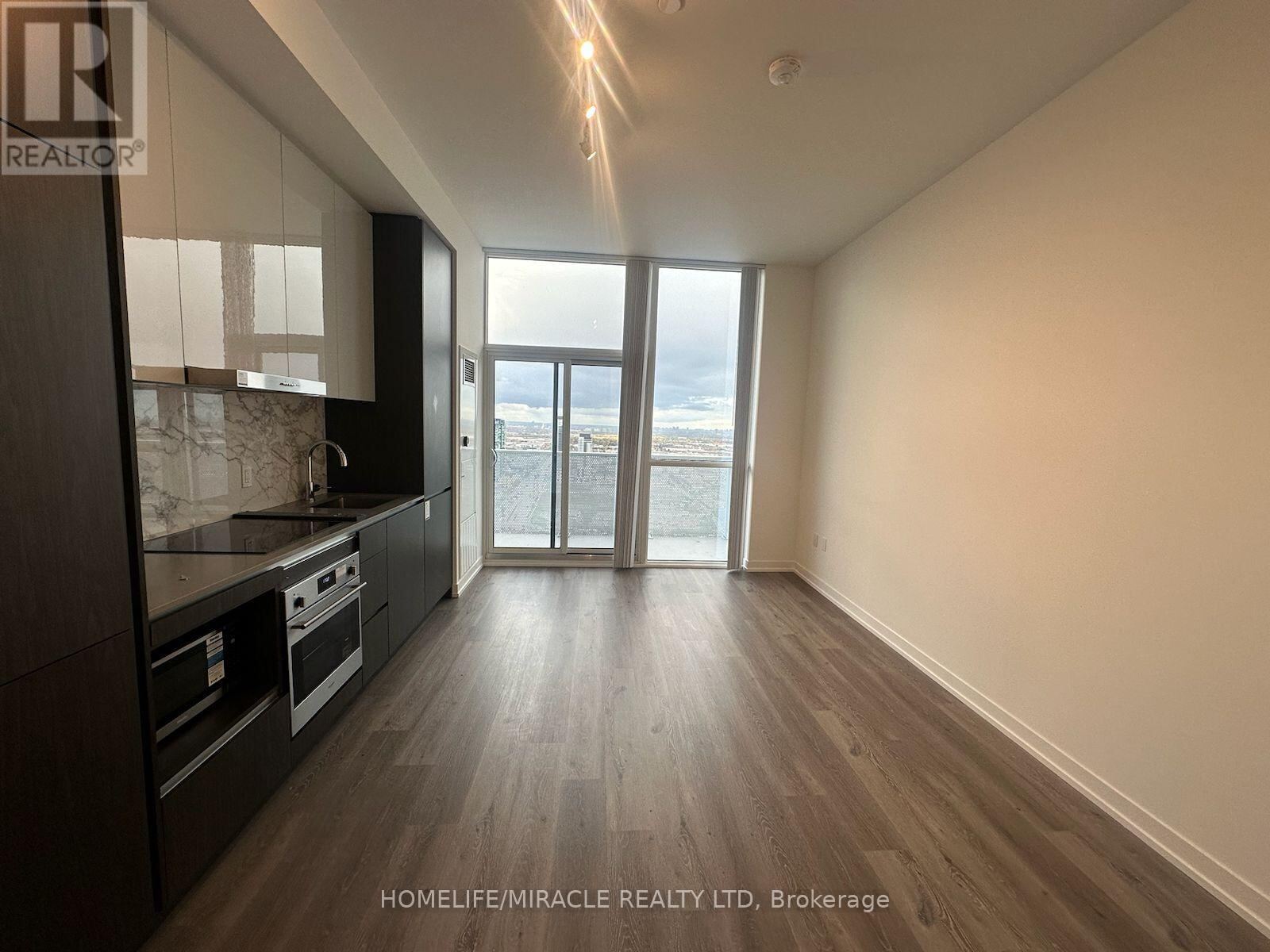 28 Interchange Way Unit PH105, Vaughan (Vaughan Corporate Centre)