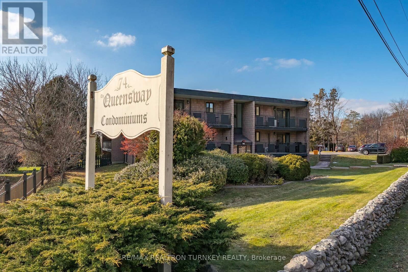 74 The Queensway South Unit 102, Georgina (Keswick North)