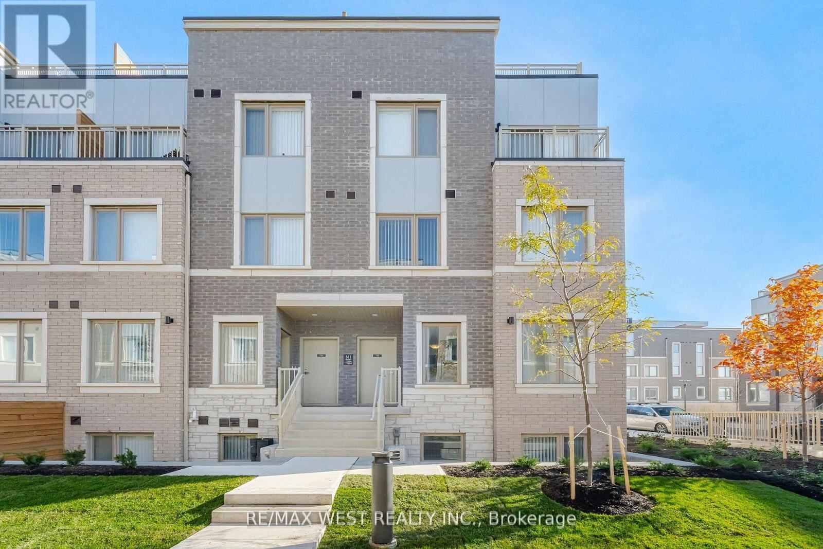 141 Honeycrisp Crescent Unit 195, Vaughan (Concord)