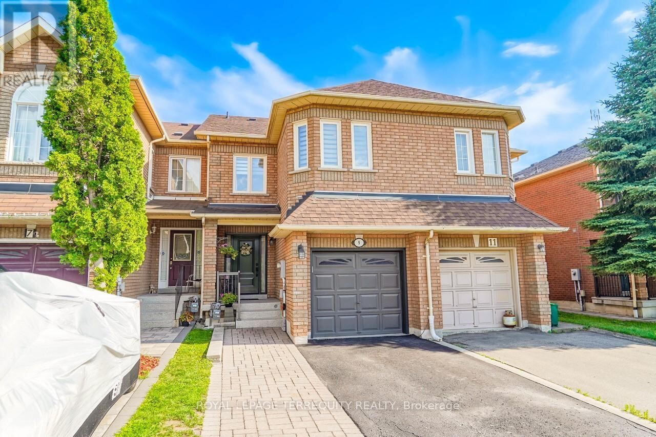 9 Stonebriar Drive, Vaughan (Maple)