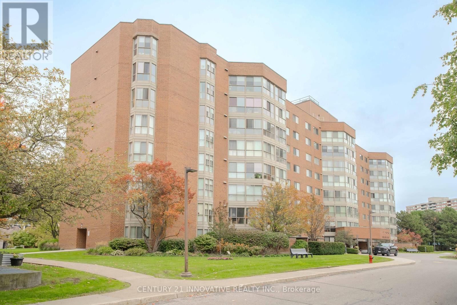 5 Weldrick Road West Unit 511, Richmond Hill (North Richvale)