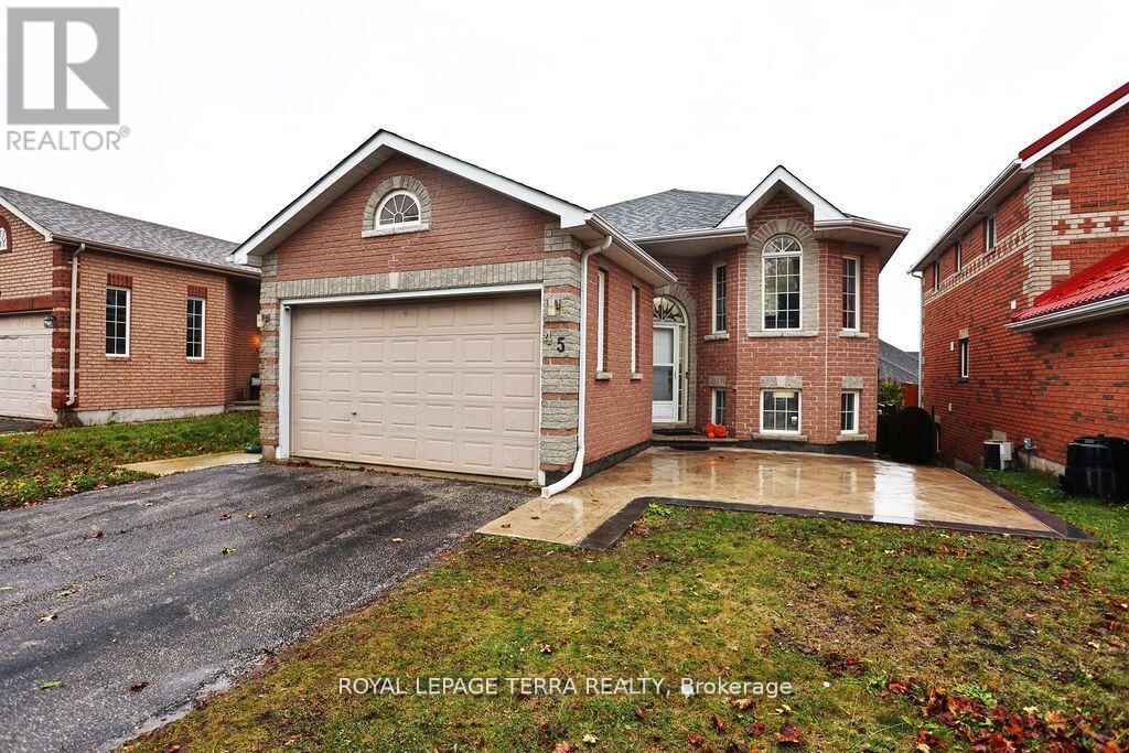 45 Peregrine Road, Barrie (Little Lake)