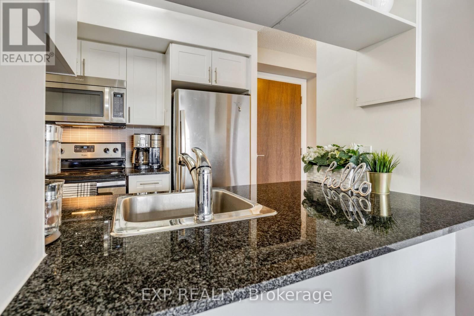 2 Eva Road Unit 2326, Toronto (Etobicoke West Mall)