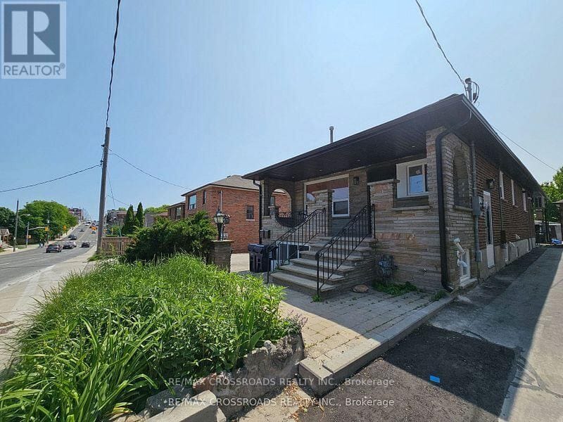 2170B Dufferin Street Unit Upper Lvl, Toronto (Caledonia-Fairbank)