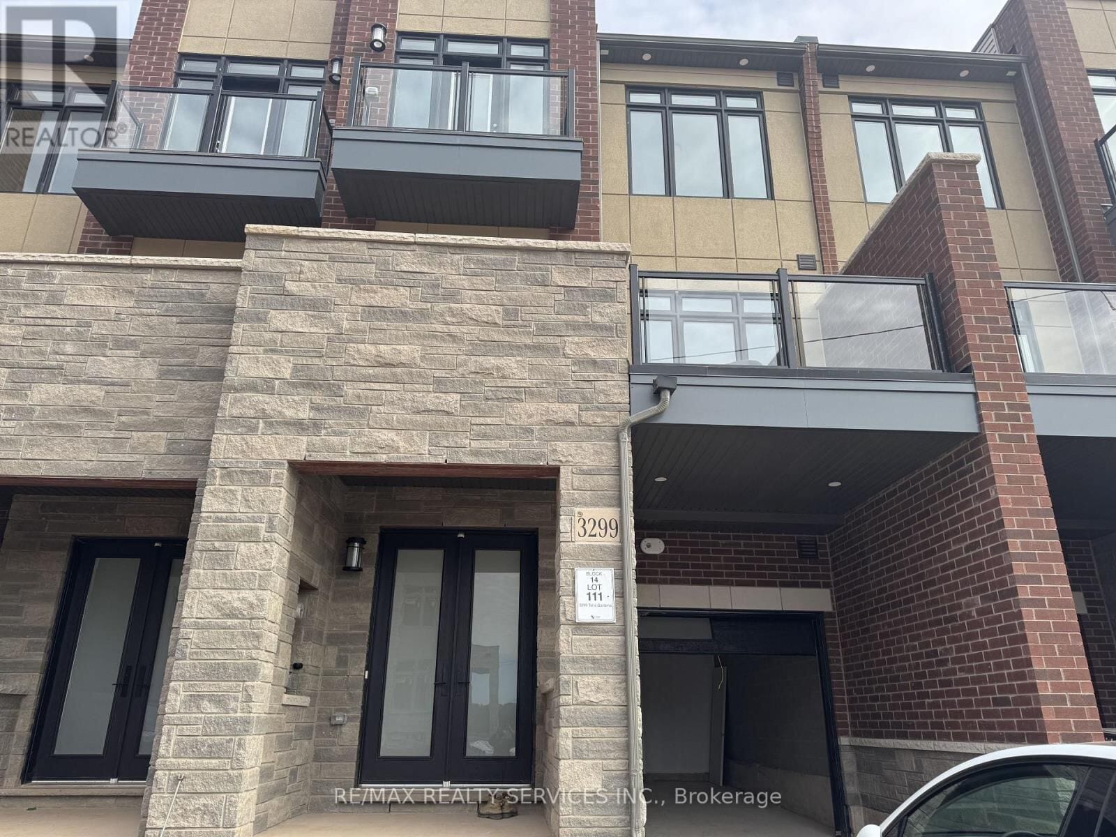 3299 Taha Gardens, Oakville (GO Glenorchy)