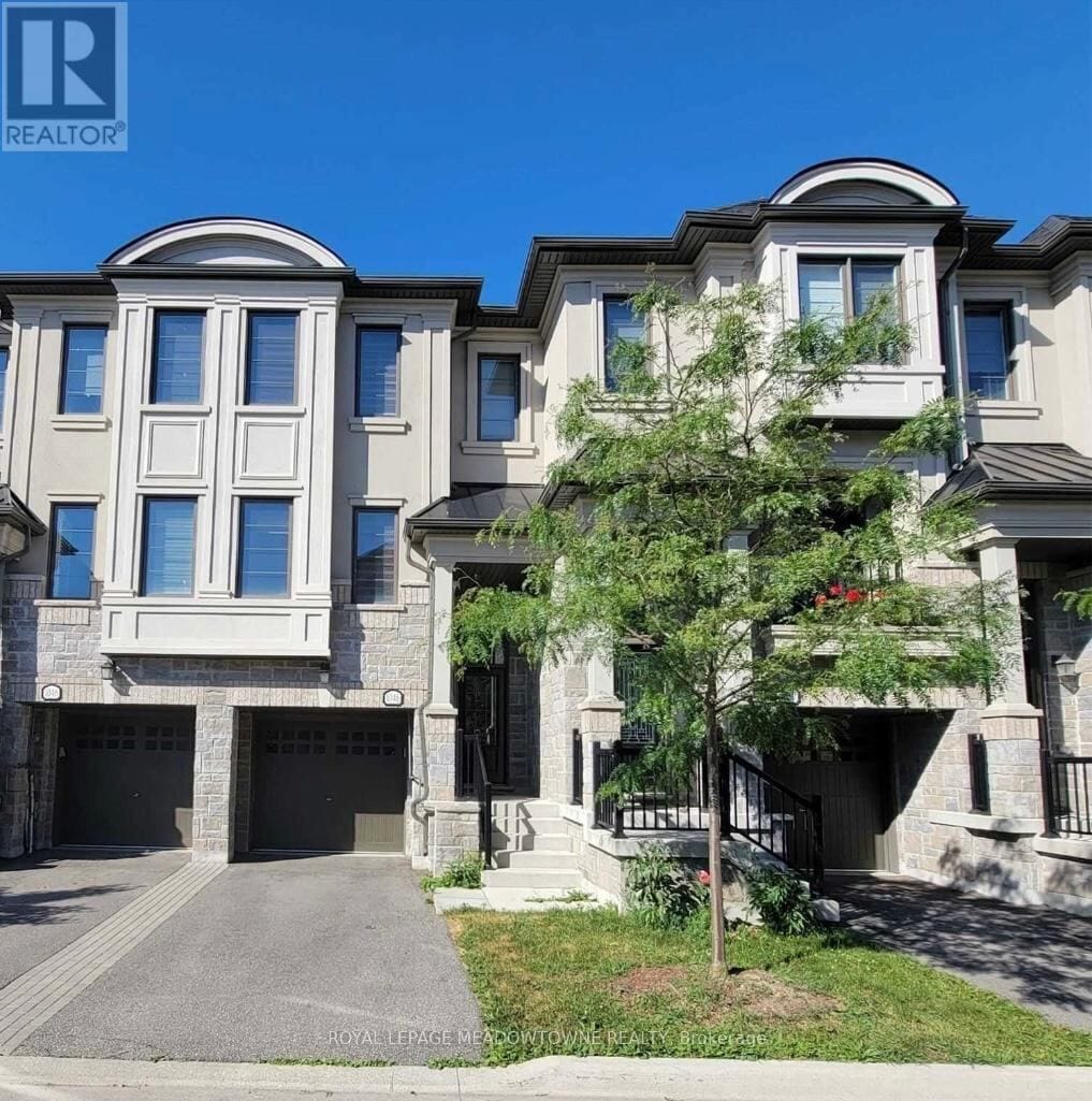 1048 Beach Comber Road, Mississauga (Lakeview)